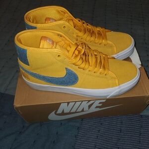 Nike Grant Taylor Blazers
